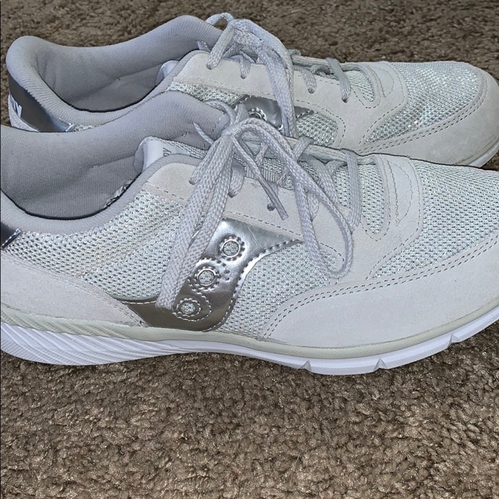 Girls Saucony shoes. Size 6.5.